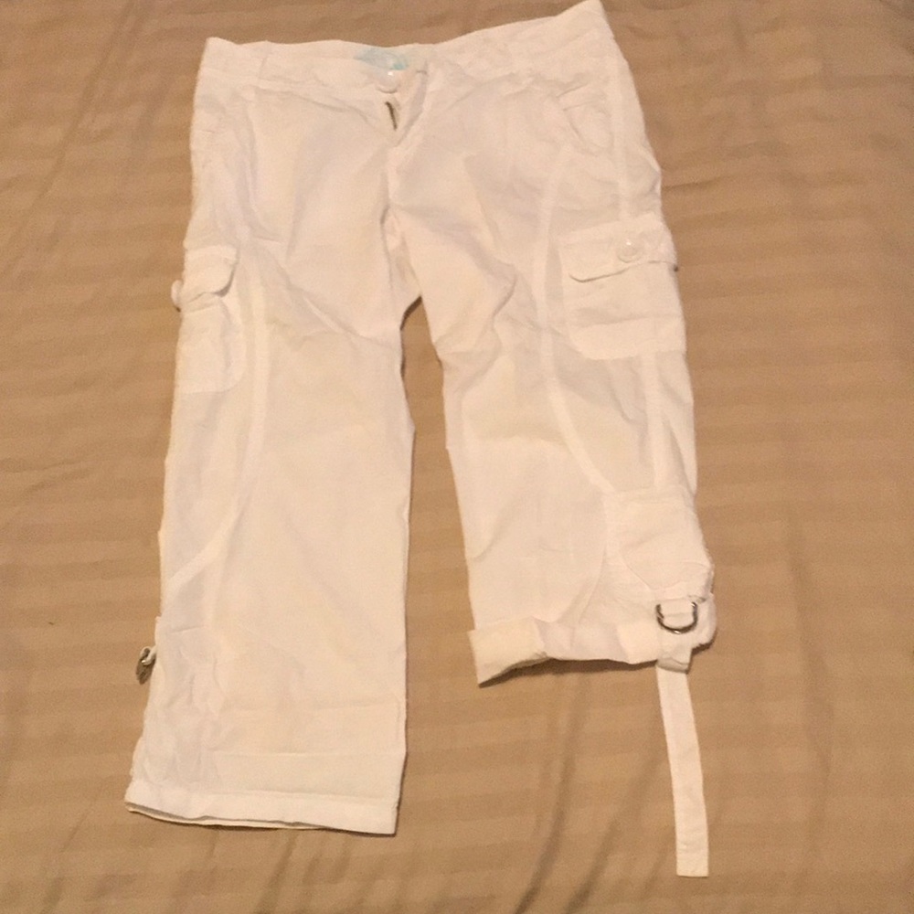 White lowrise fitted Capris